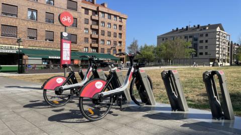 Fifteen aterriza en Gijón y desplegará 250 bicicletas eléctricas