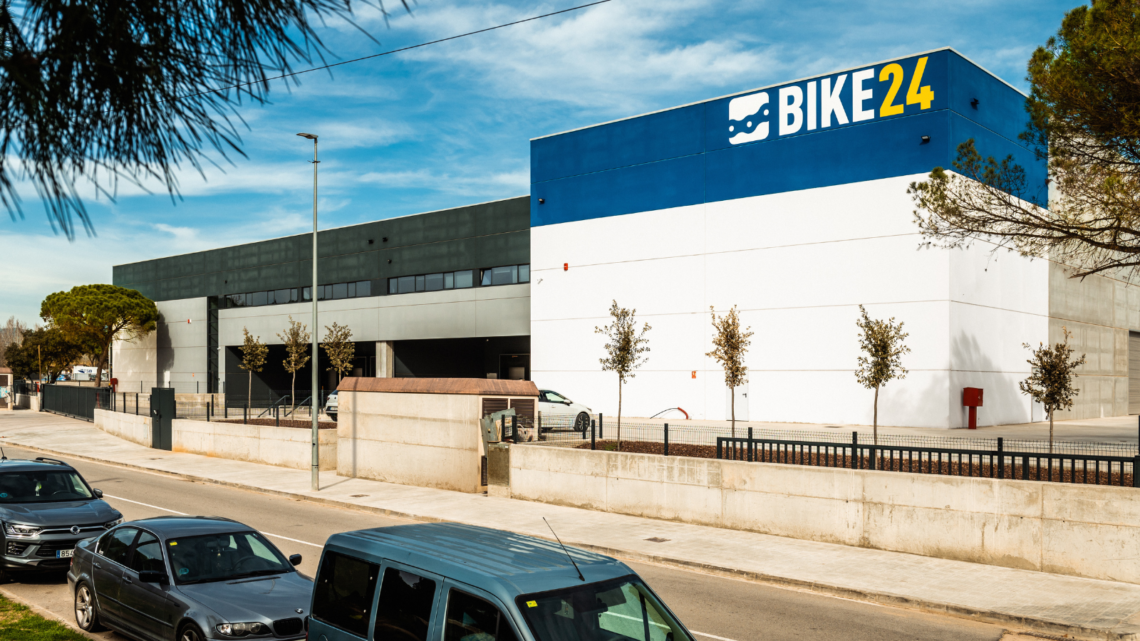 Bike24 abre un nuevo centro logístico En Cataluña